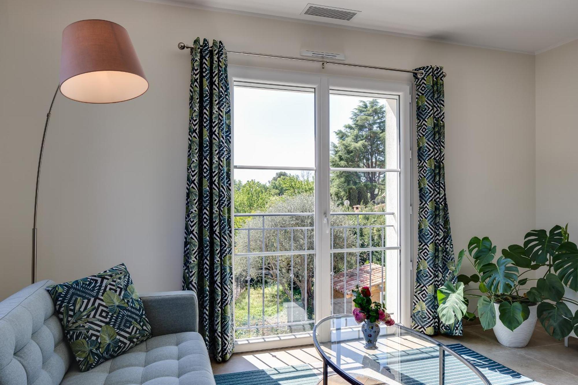 Luxurious And Spacious Apartment In The Heart Of The Cote D'Azur Roquefort-les-Pins Exterior foto