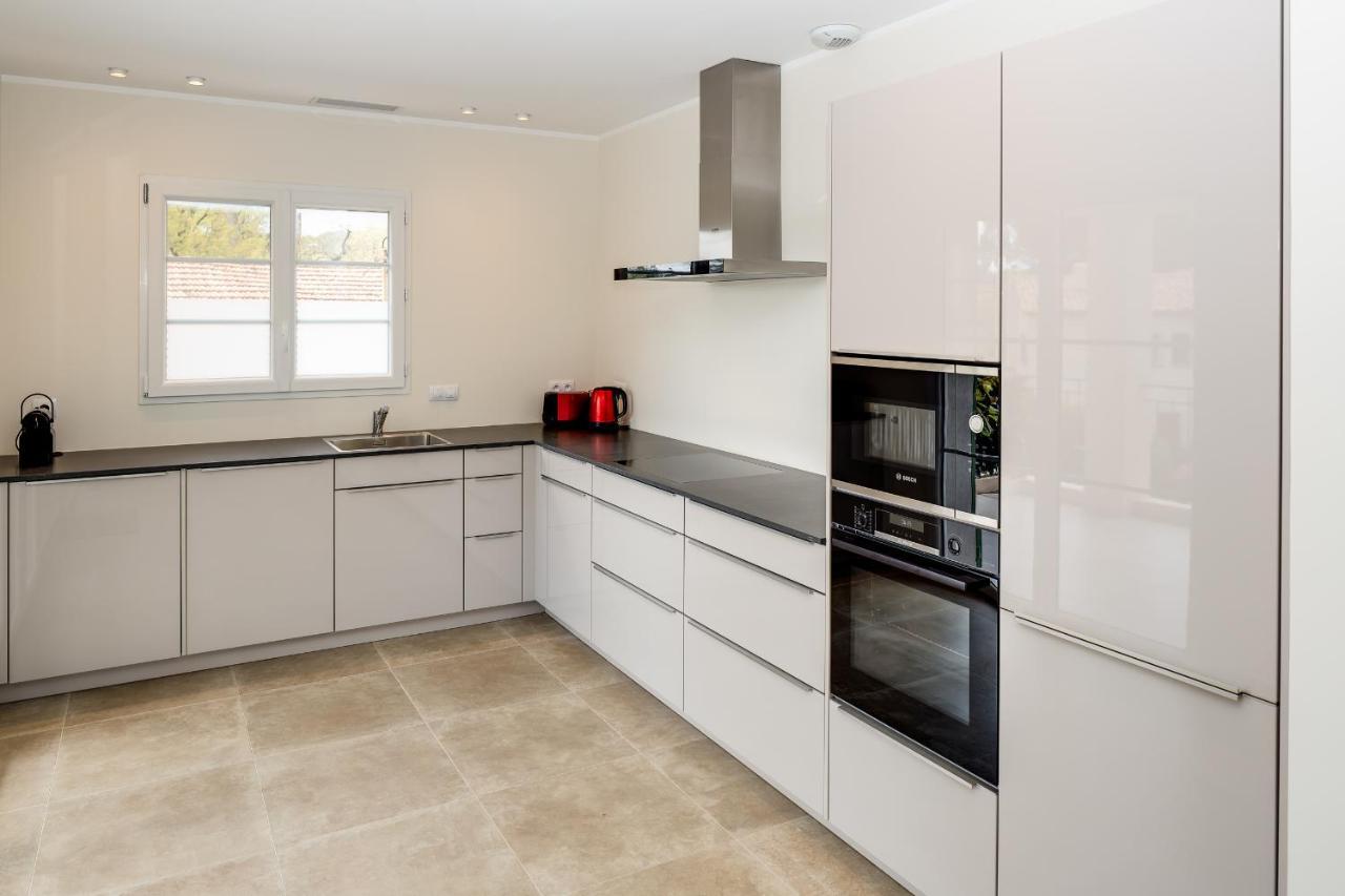 Luxurious And Spacious Apartment In The Heart Of The Cote D'Azur Roquefort-les-Pins Exterior foto