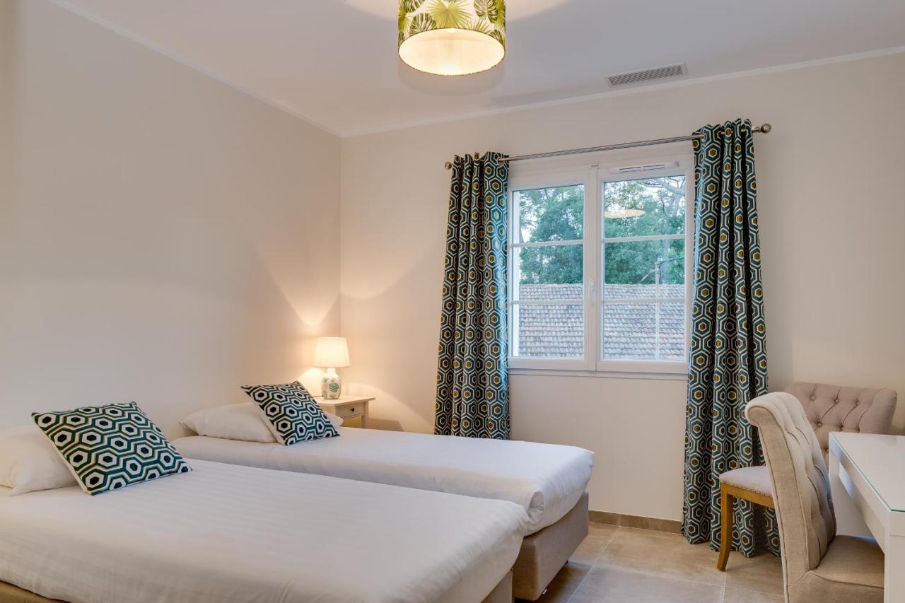 Luxurious And Spacious Apartment In The Heart Of The Cote D'Azur Roquefort-les-Pins Exterior foto