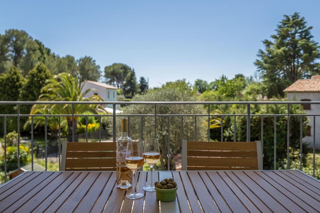 Luxurious And Spacious Apartment In The Heart Of The Cote D'Azur Roquefort-les-Pins Exterior foto